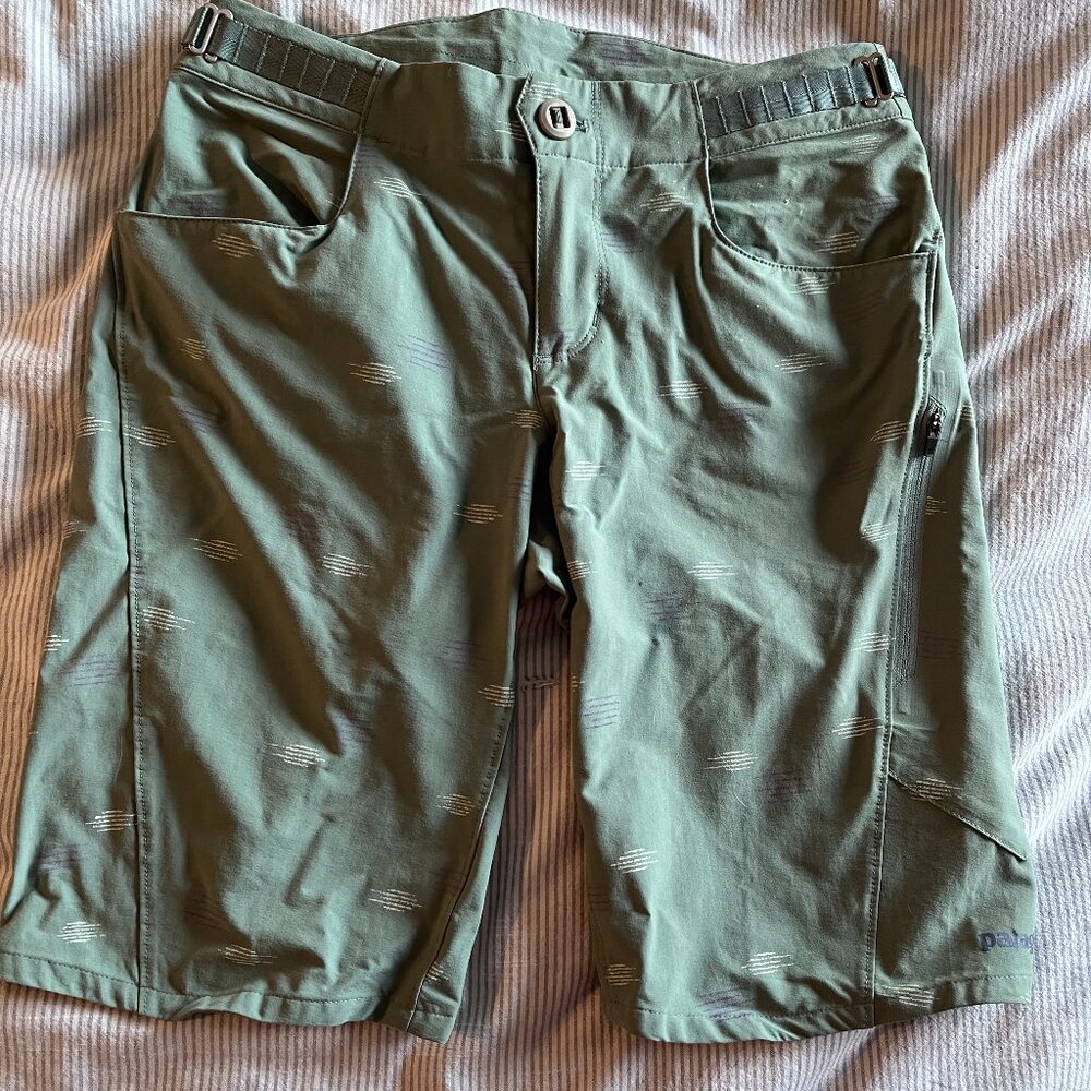 Patagonia Women's Mountain Bike Shorts (no liner), Size 2, Green w/ Pattern